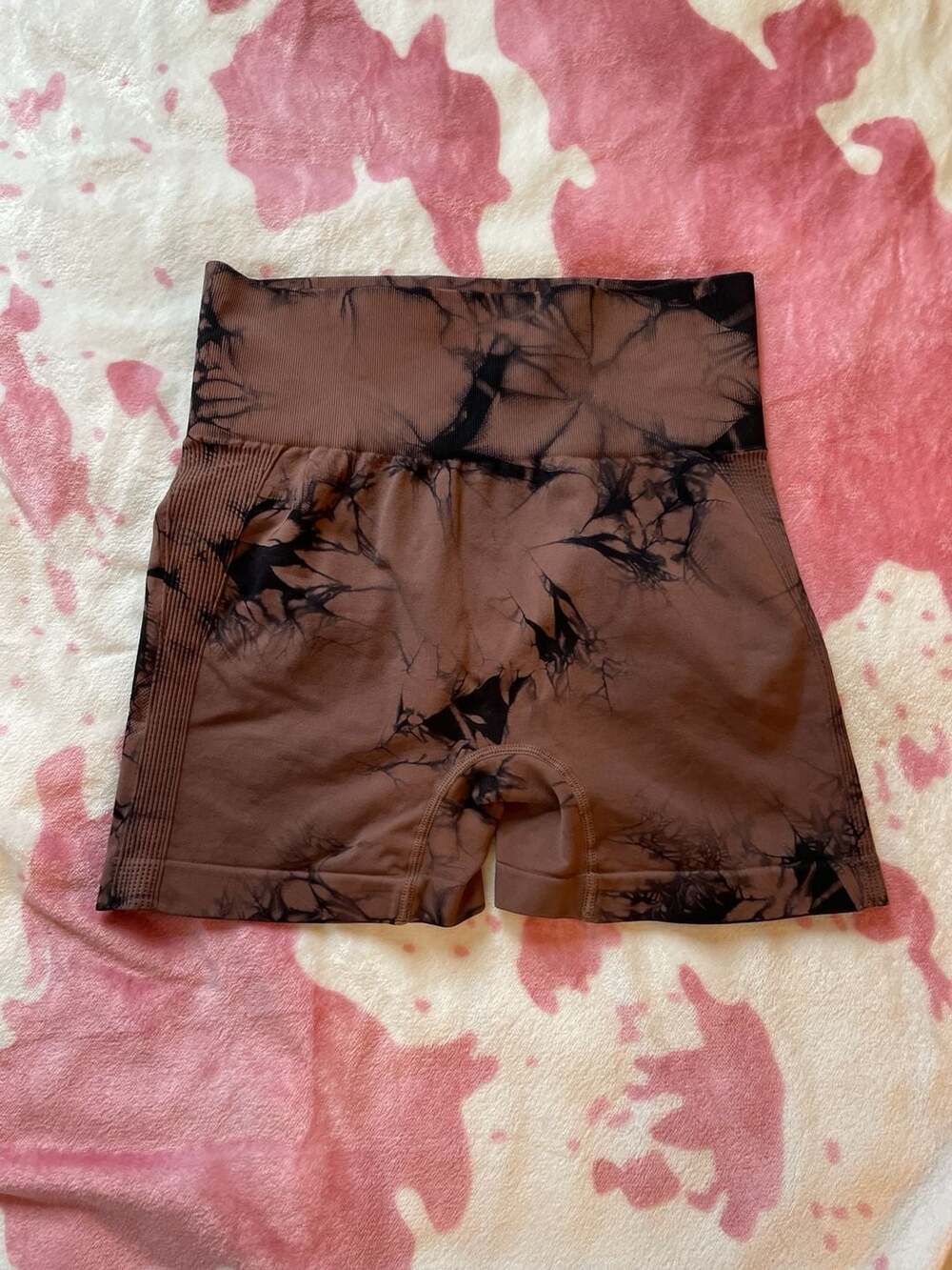 Brown Marble Tie Dye Seamless Scrunch Butt Athletic Shorts Size L